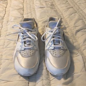 Nike Air Huarache Women's Shoe